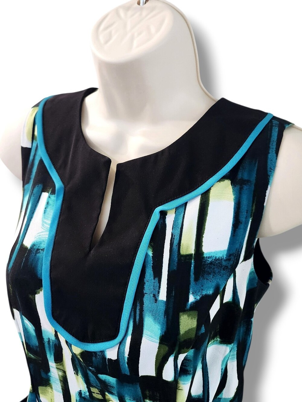 AGB Vintage Sleeveless Geometric Shift Dress w/ Pockets  | 6 - Picture 3 of 9